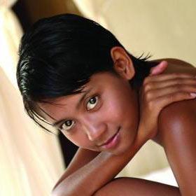 皮肤天生黑怎么美白以及吃什么食物可以美白？