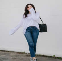 牛仔裤配什么上衣好看，春季牛仔裤搭配图片大全