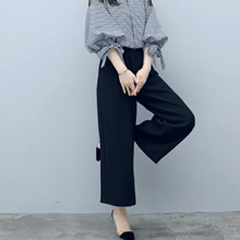 三十岁女人套装甜美可爱穿搭：格纹上衣配黑色阔腿裤