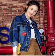 女生穿牛仔外套怎么搭配，三种搭配让你美的与众不同
