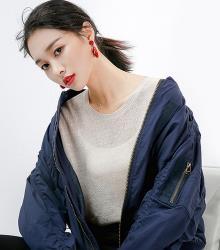 夹克外套绝对是妹子们春日穿搭的一大利器