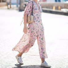 各种时尚V领穿衣：显瘦美爆了