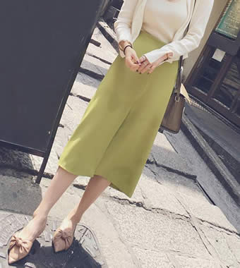 一款优雅又浪漫的裙装：女人成熟有魅力