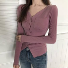 2020秋季流行的女T恤：女人诱人气质有范儿