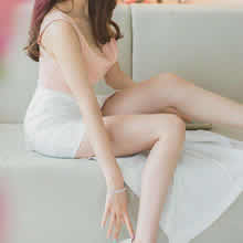 时尚包臀裙穿出小女人的甜美姿态，曼妙妖艳动人