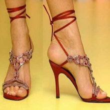 世界上最贵的鞋子：一种高跟鞋镶嵌642颗红宝石