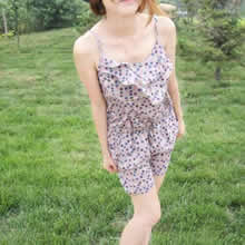 连体裤怎么去厕所：美女穿连体裤怎么上厕所（图）