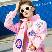 在春夏交替之际 入手一件时尚夹克外套吧