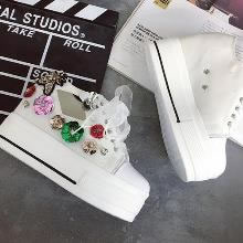 别穿小白鞋了 今年流行洋气的花朵帆布鞋