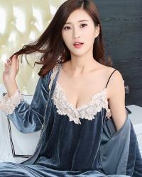 早春选一款时髦又性感的丝绒家居服吧（图）