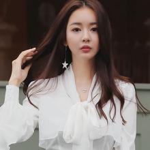 美炸天的蝴蝶结上衣 开春掀起少女情结（图）