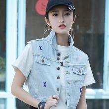 大气时尚的马甲助你打造春季新风尚（图）