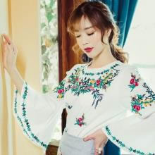 中袖牛仔连衣长裙搭配板鞋：凸显高挑清雅窈窕（图）