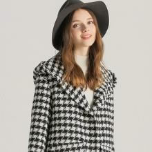 连帽毛呢外套的多种搭配：复古知性学院气质（图）