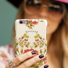 手机壳美甲CP正流行：创意美甲就是这么潮