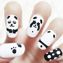 可爱美甲造型设计图片：做小熊猫指甲油教程