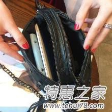 一款多用的链条小方包搭配 你值得拥有