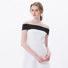 炎热的夏天，过露和过短的服装该不该穿？