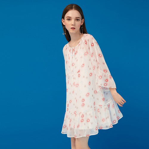 薄纱裙成为清新范和美仙范们的日常之选,让浪漫梦幻接地气 薄纱裙成为清新范和美仙范们的日常之选,让浪漫梦幻接地气