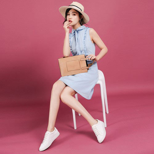 衬衫能让你在纯白的底色中渲染出斑驳的人生