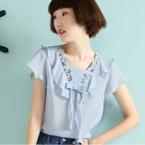 衬衫能让你在纯白的底色中渲染出斑驳的人生