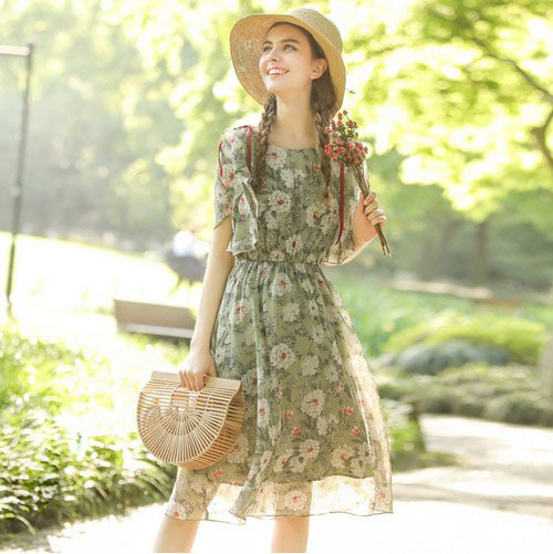 只有穿印花裙子,才能有一眼万年的浪漫 只有穿印花裙子,才能有一眼万年的浪漫