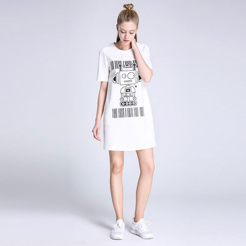 蕾丝加刺绣的连衣裙,如何时髦的毫不费力 蕾丝加刺绣的连衣裙,如何时髦的毫不费力