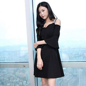 蕾丝加刺绣的连衣裙，如何时髦的毫不费力？