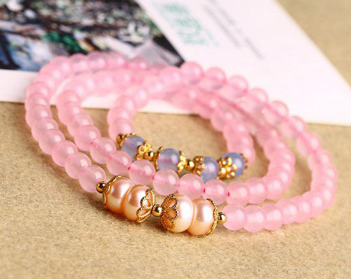 无论多小的行李箱，都要为灵便小巧的配饰留一席之地