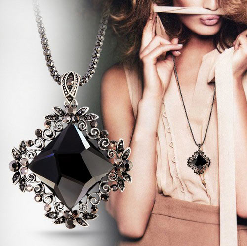 我光华四溢你风华绝代，此生我们恋“链”不舍