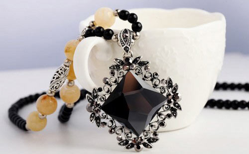 我光华四溢你风华绝代，此生我们恋“链”不舍