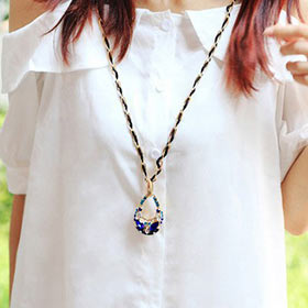 换上不同的毛衣链，新的搭配穿出不一样的感觉