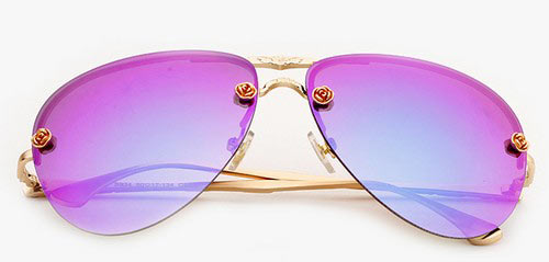 出门前要戴上一款合适的墨镜,这事关健康和美丽 出门前要戴上一款合适的墨镜,这事关健康和美丽