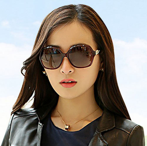 出门前要戴上一款合适的墨镜,这事关健康和美丽 出门前要戴上一款合适的墨镜,这事关健康和美丽