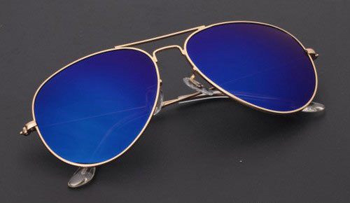 出门前要戴上一款合适的墨镜,这事关健康和美丽 出门前要戴上一款合适的墨镜,这事关健康和美丽