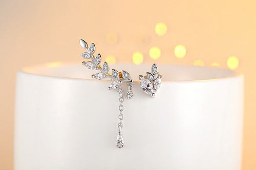 女人身上的小装饰细节,才是不败的时尚代言 女人身上的小装饰细节,才是不败的时尚代言