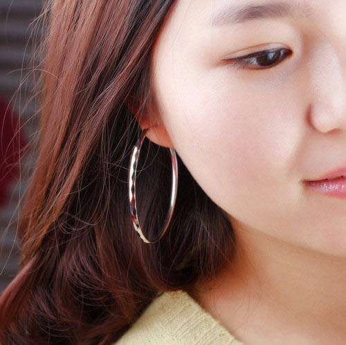 女人身上的小装饰细节,才是不败的时尚代言 女人身上的小装饰细节,才是不败的时尚代言