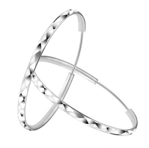 女人身上的小装饰细节,才是不败的时尚代言 女人身上的小装饰细节,才是不败的时尚代言