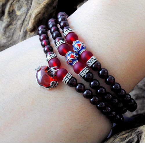 女人身上的小装饰细节,才是不败的时尚代言 女人身上的小装饰细节,才是不败的时尚代言