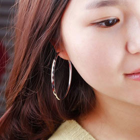 女人身上的小装饰细节，才是不败的时尚代言