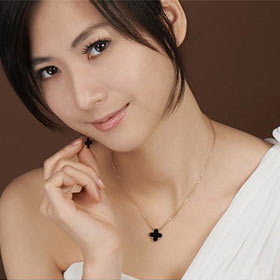 项链是穿衣搭配的锦上添花之物