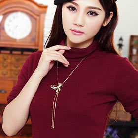 胸针让女性的美嵌在衣襟之上