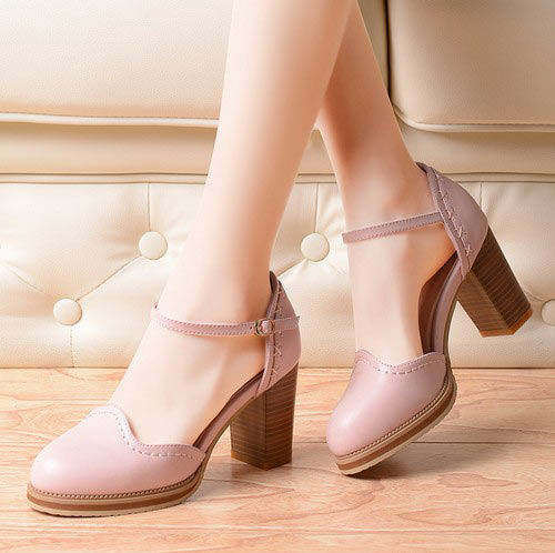 一字扣粗跟单鞋