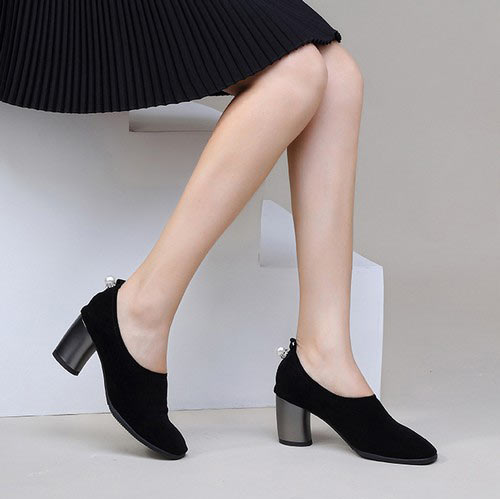 真皮方头粗跟单鞋 真皮方头粗跟单鞋