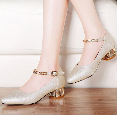 浅口粗跟单鞋 浅口粗跟单鞋