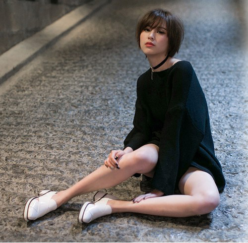 镂空尖头小白皮鞋 镂空尖头小白皮鞋