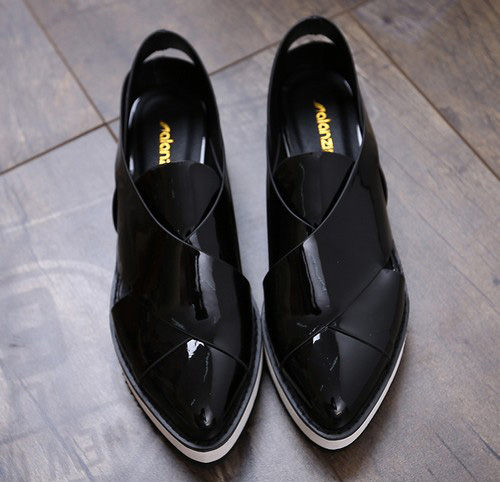 镂空尖头小白皮鞋 镂空尖头小白皮鞋