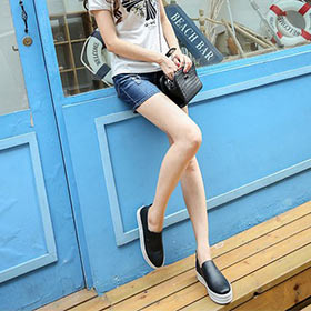 舒适+百搭就是乐福鞋的最大特点