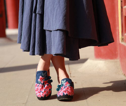 绣花盘扣厚底布鞋 绣花盘扣厚底布鞋