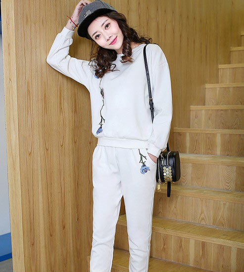 绣花圆领休闲套装 绣花圆领休闲套装